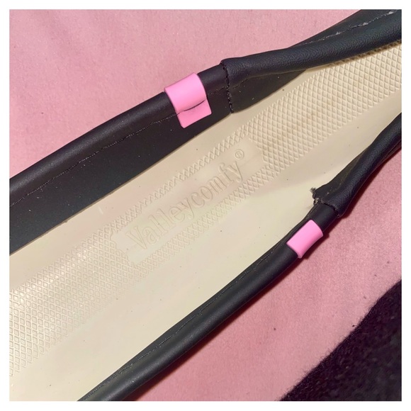 Black Hearts Steering Wheel Cover - Picture 5 of 8